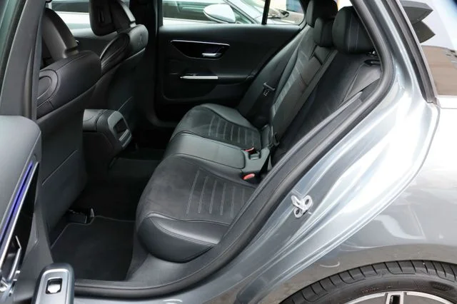 Mercedes-Benz C 300 – 25