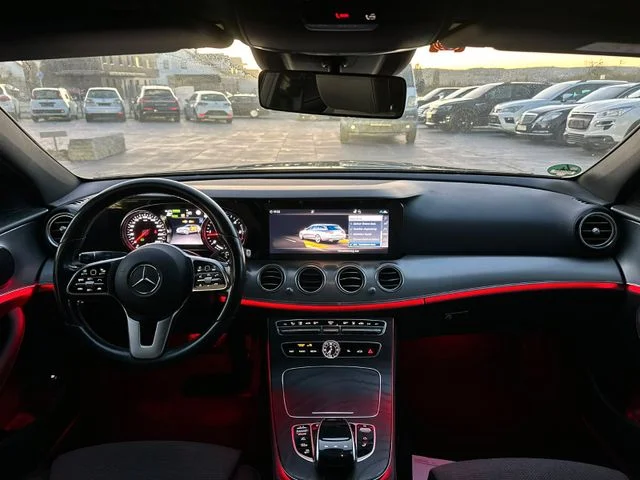 Mercedes-Benz E 300 – 9