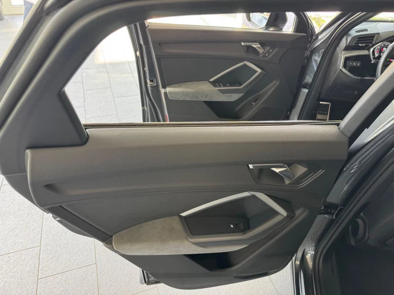 Audi Q3 – 21