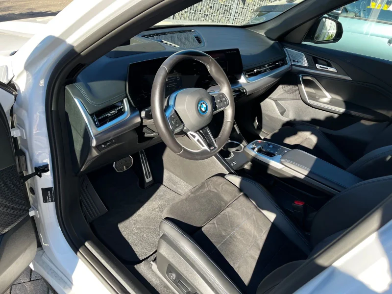 BMW iX1 – 12