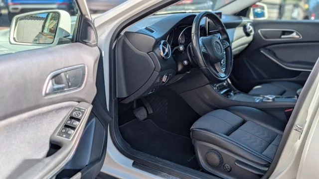 MERCEDES-BENZ GLA 200 – 9