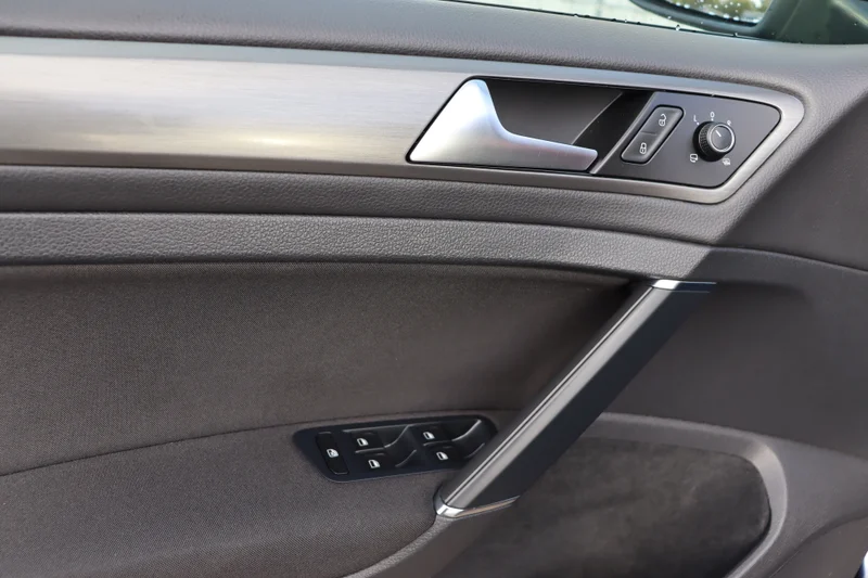 Volkswagen Golf – 11