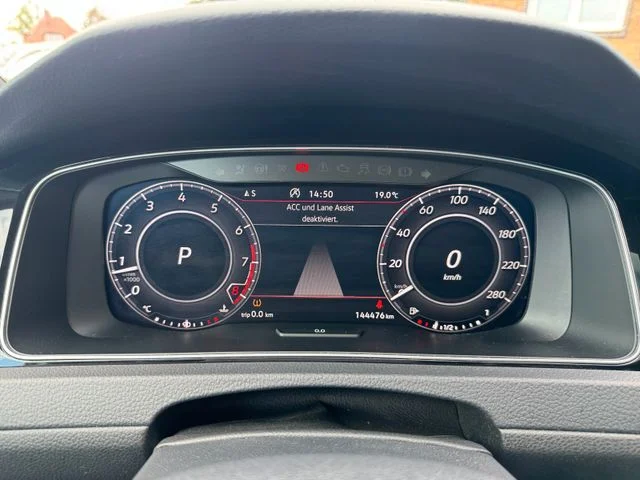 Volkswagen Golf – 14