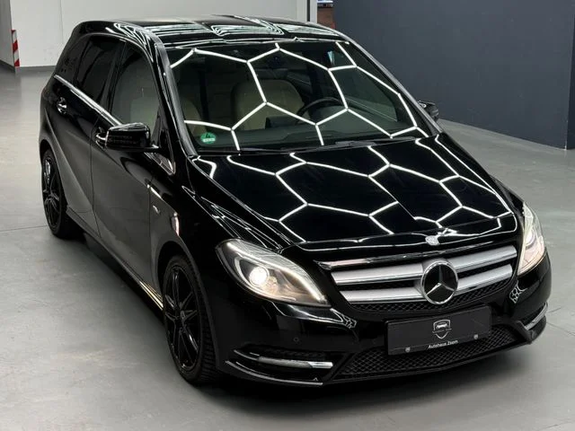 Mercedes-Benz B 180 – 16