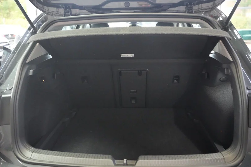 Volkswagen Golf – 32