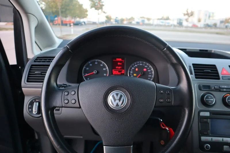 Volkswagen Touran – 19