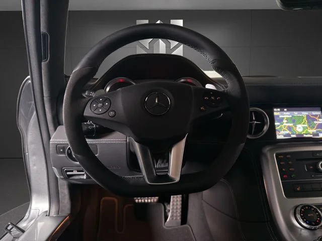 Mercedes-Benz SLS AMG – 12