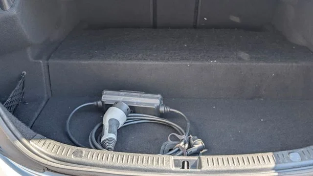 MERCEDES-BENZ E 300 – 25
