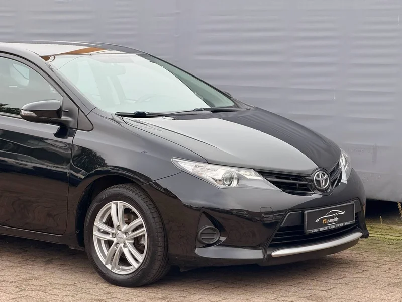 Toyota Auris II (2012-) – 9