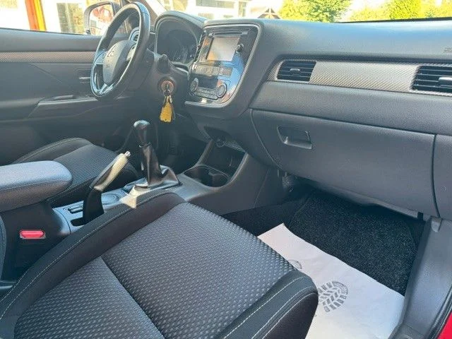 Mitsubishi Outlander – 18