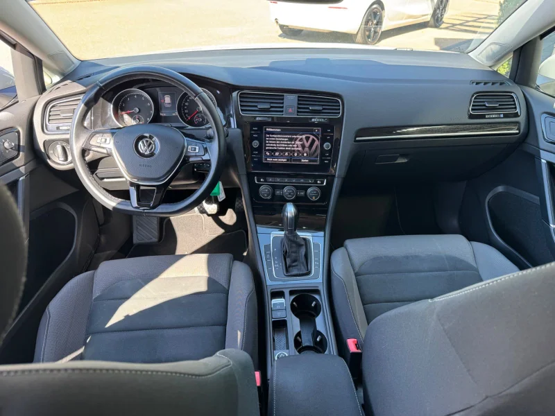 Volkswagen Golf – 18