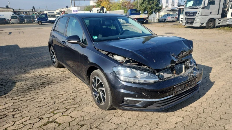 Volkswagen Golf – 8