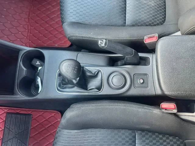 MITSUBISHI Outlander – 18
