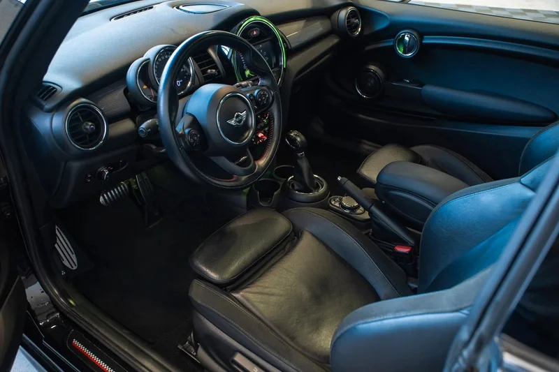 Mini COOPER – 14
