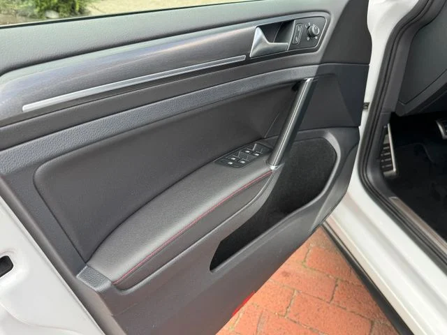 Volkswagen Golf – 27