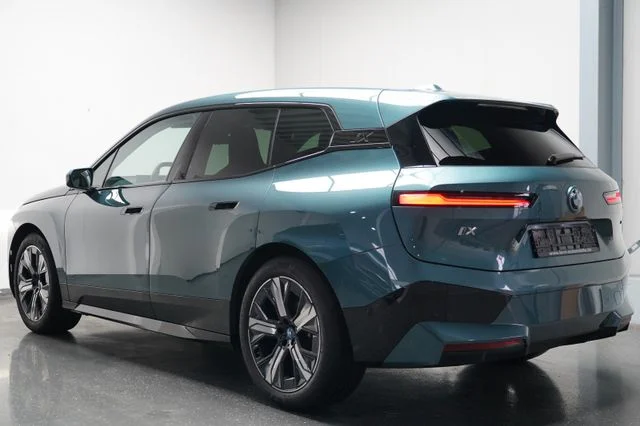 BMW iX – 7