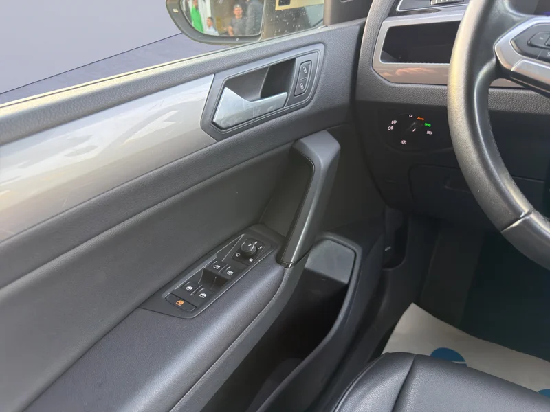 Volkswagen Touran Touran II – 12