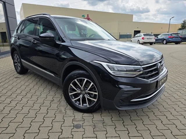Volkswagen Tiguan – 10