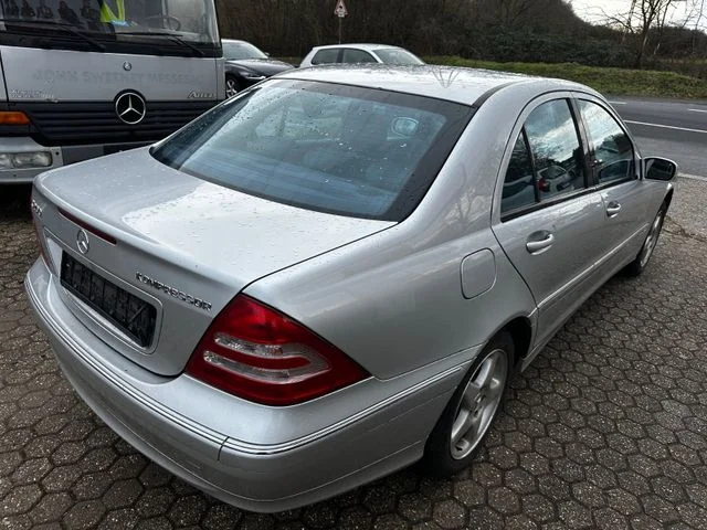 Mercedes-Benz C 200 – 6