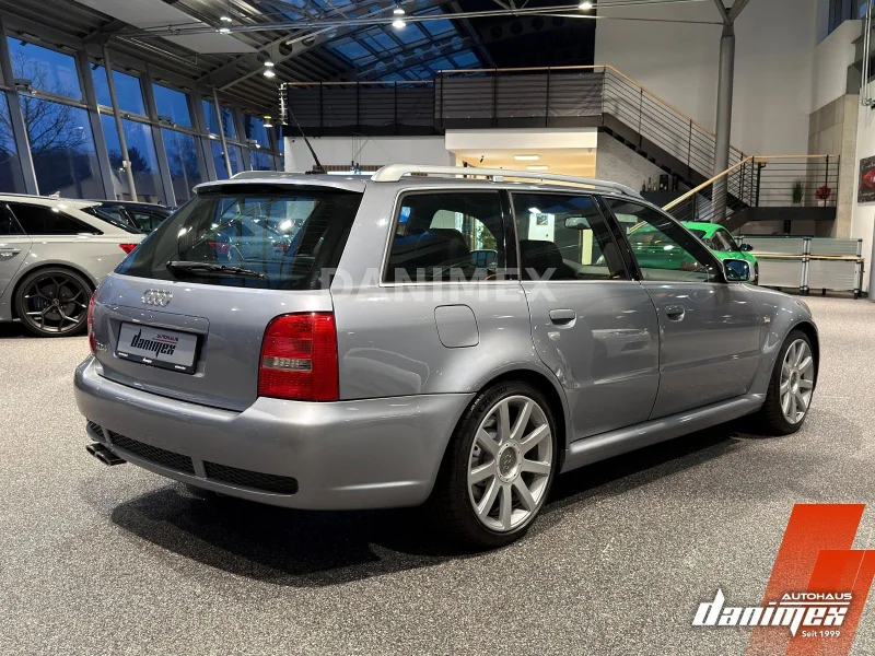 Audi RS4 – 6