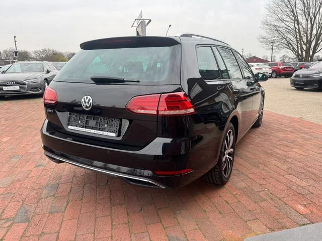 Volkswagen Golf – 9