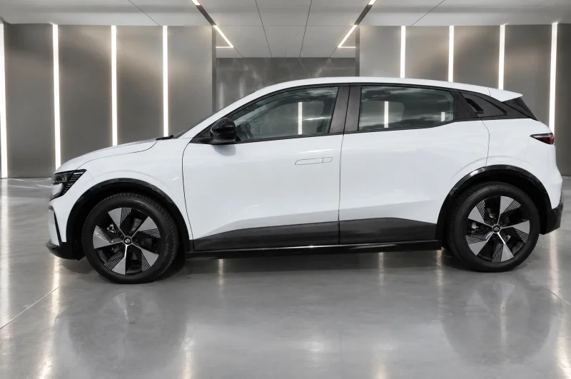 Renault Megane E-TECH – 5