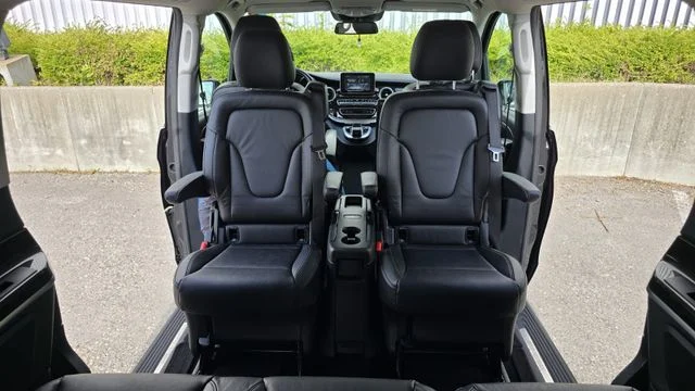 Mercedes-Benz V 220 – 23