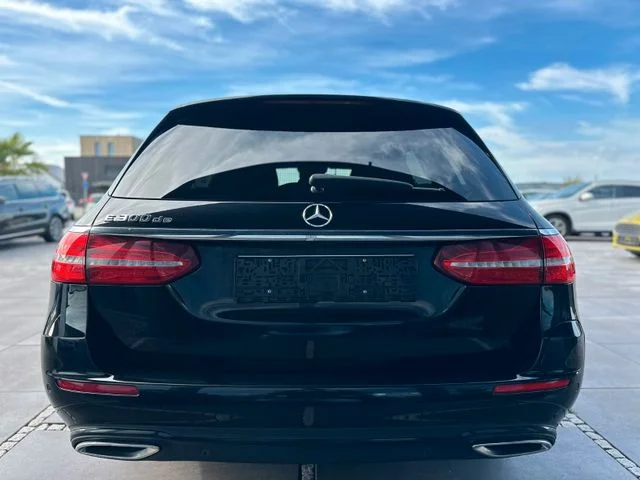 Mercedes-Benz E 300 – 5