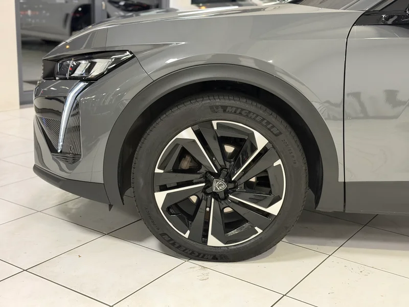 Peugeot 408 – 9