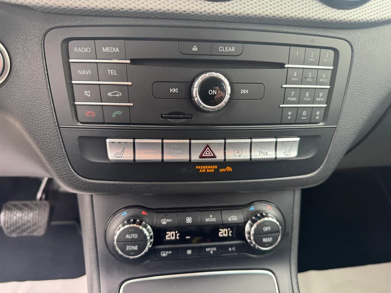 Mercedes-Benz B 220 – 25