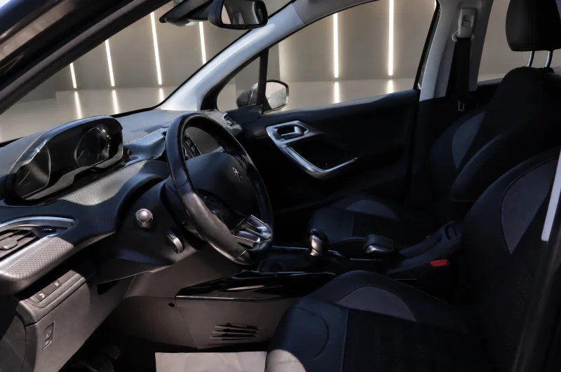 Peugeot 2008 – 8