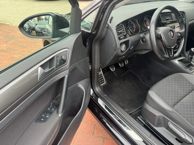 Volkswagen Golf – 21