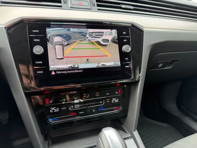 Volkswagen Passat – 13