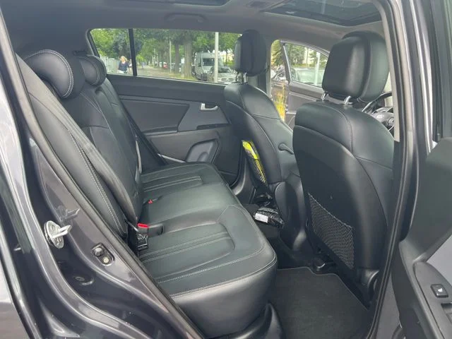 Kia Sportage – 12