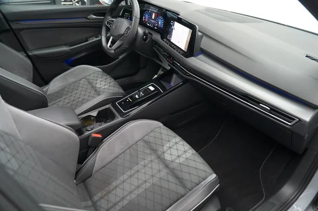 VW Golf – 30