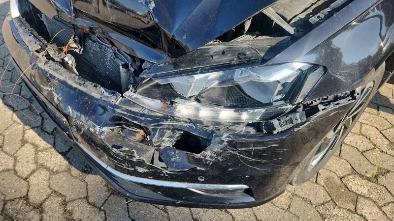 Volkswagen Golf – 12