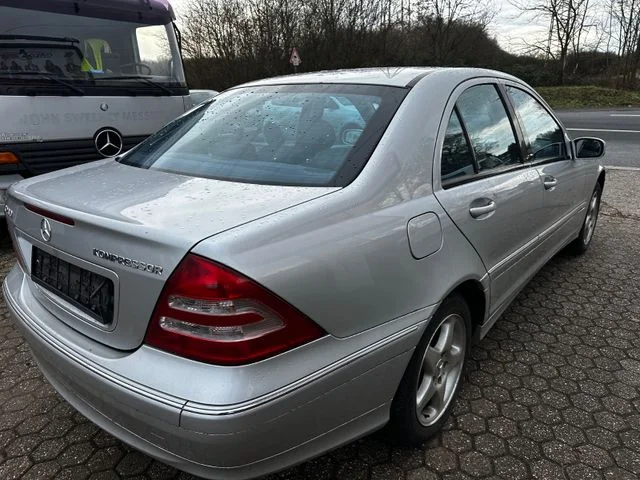 Mercedes-Benz C 200 – 5