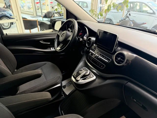 Mercedes-Benz V 220 – 16