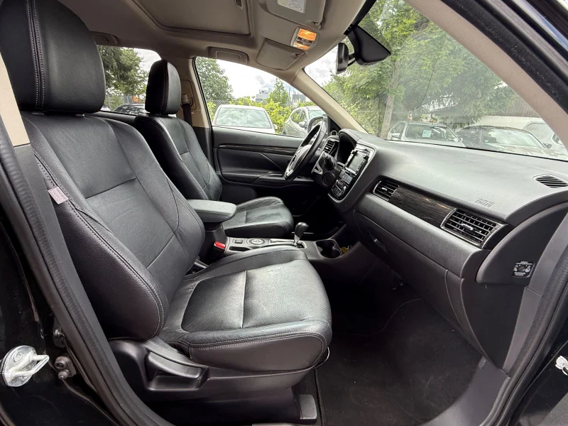 Mitsubishi Outlander – 17