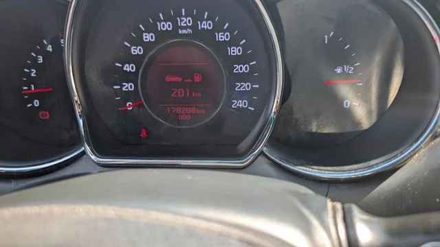 KIA cee'd – 12