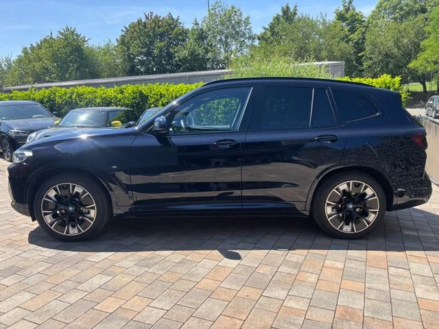 BMW iX3 – 5