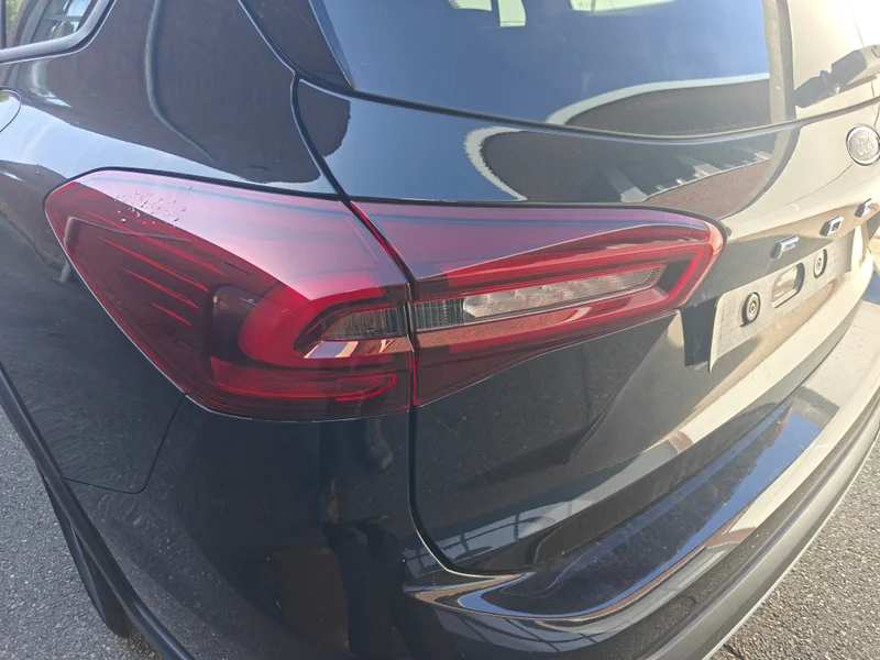 Ford Focus Turnier Active X 1.0 7AT – 9