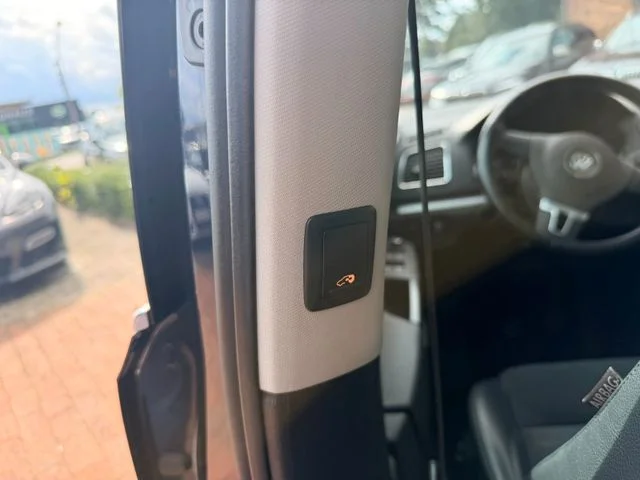 VW Sharan – 18