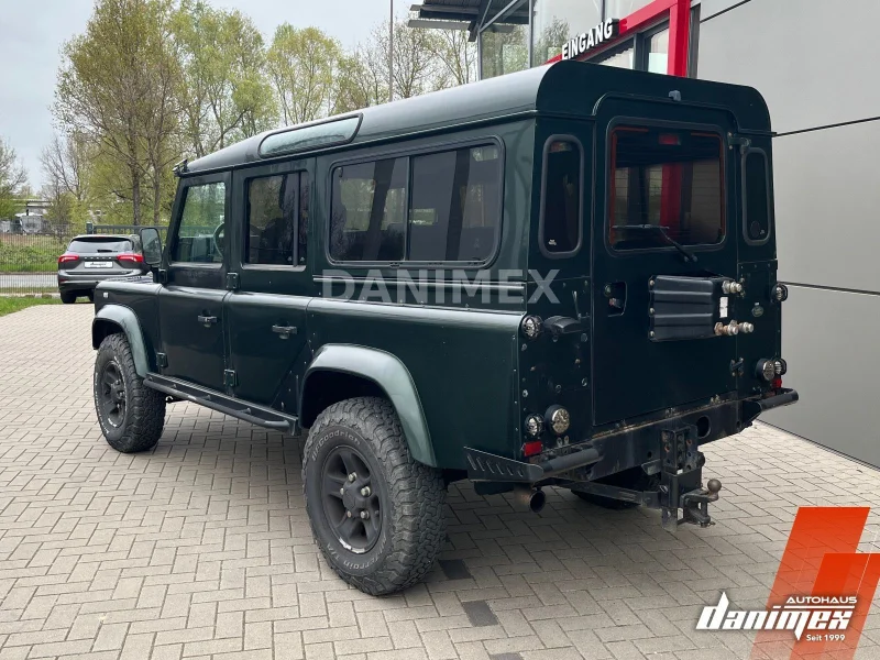 Land Rover Defender – 9