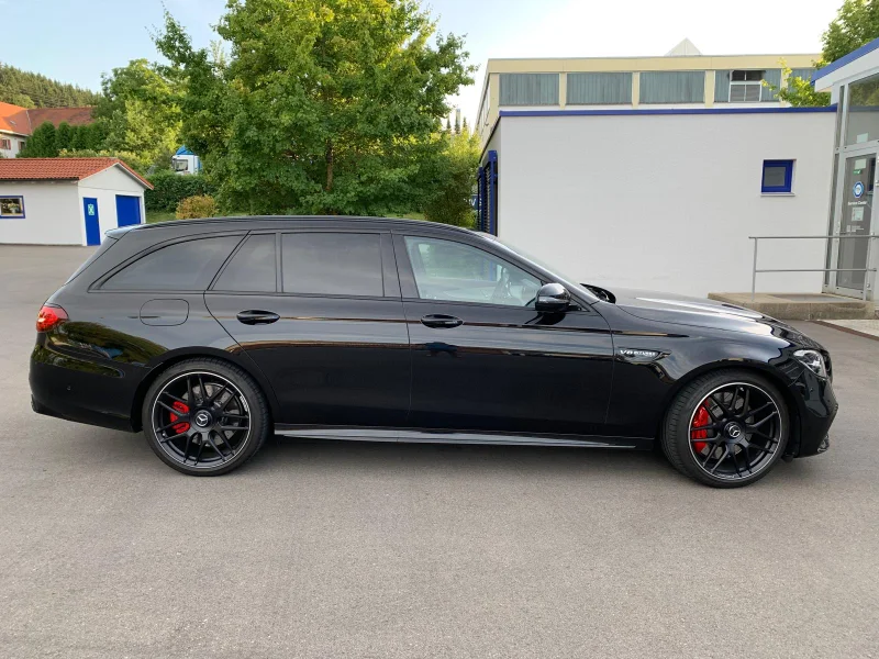 Mercedes-Benz E 63 AMG