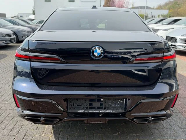 BMW M760 – 4