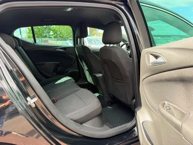 Opel Astra – 9