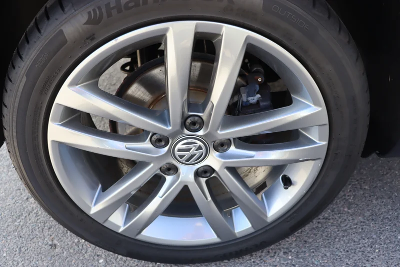 Volkswagen Golf – 14