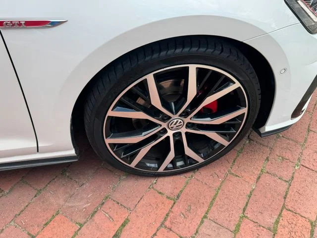 Volkswagen Golf – 35