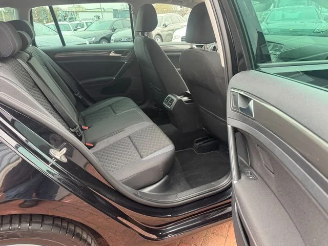 Volkswagen Golf – 13